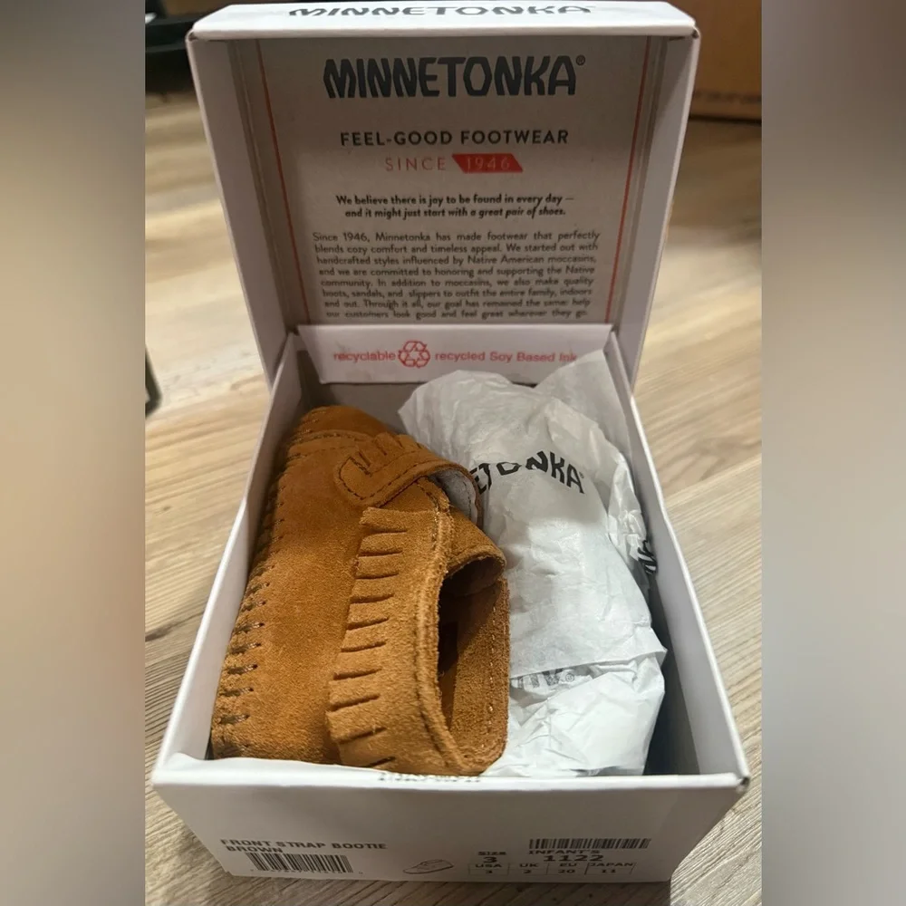 Minnetonka charming moccasins
